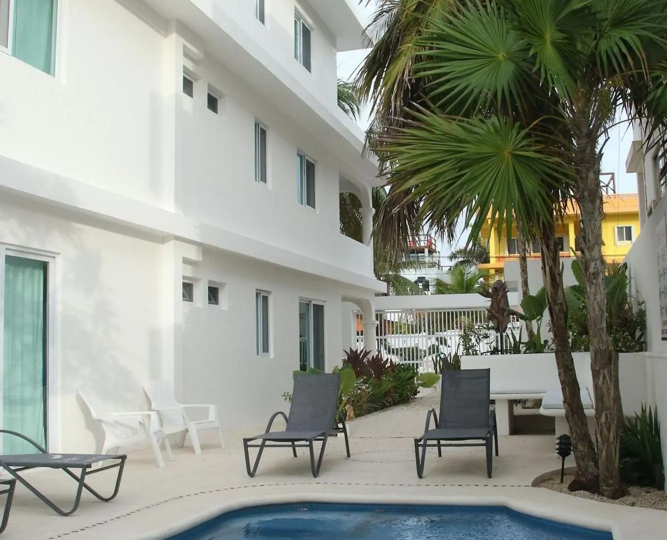 Edifico Con Departamentos Amplios Cerca De La Playa Lägenhet Puerto Morelos